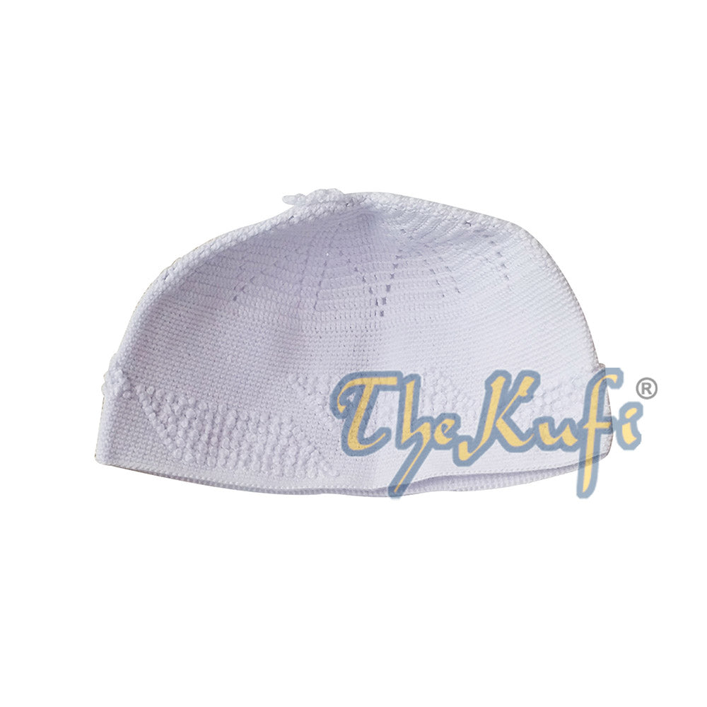 Kain Katun Putih Rajutan Tangan dengan Desain Simpul Jajar Genjang Fitur Tenunan Terbuka di Bagian Atas Kufi