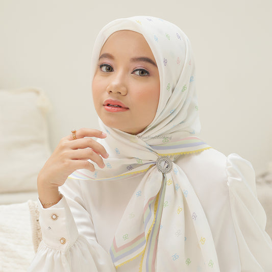 Syal Hijab Voal Ultrafine Seri Monogram Permen Aisyah Scarves®
