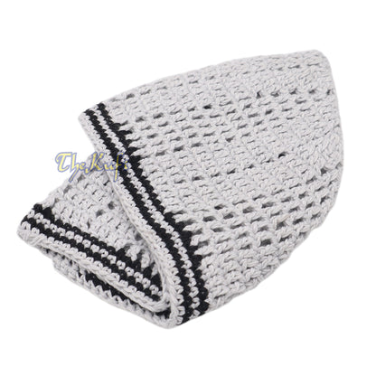 Topi Tengkorak Katun Kufi Desain Tenunan Terbuka Abu-abu Muda Ekstra dengan Garis Hitam