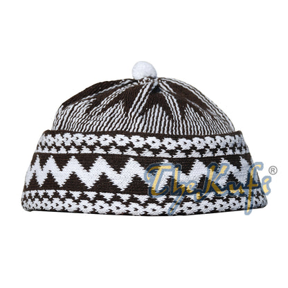 Topi Beanie Kufi Zigzag Campuran Katun Coklat Tua Hangat dengan Bola di Atasnya