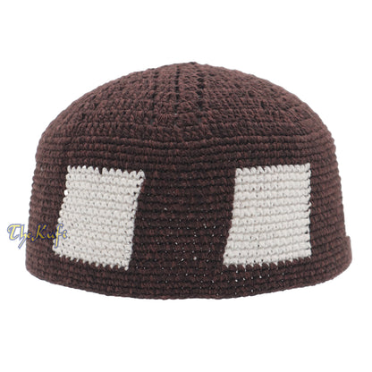 Kufi Coklat Tua yang dirajut tangan Dengan Petak Putih Untuk Kanak-kanak