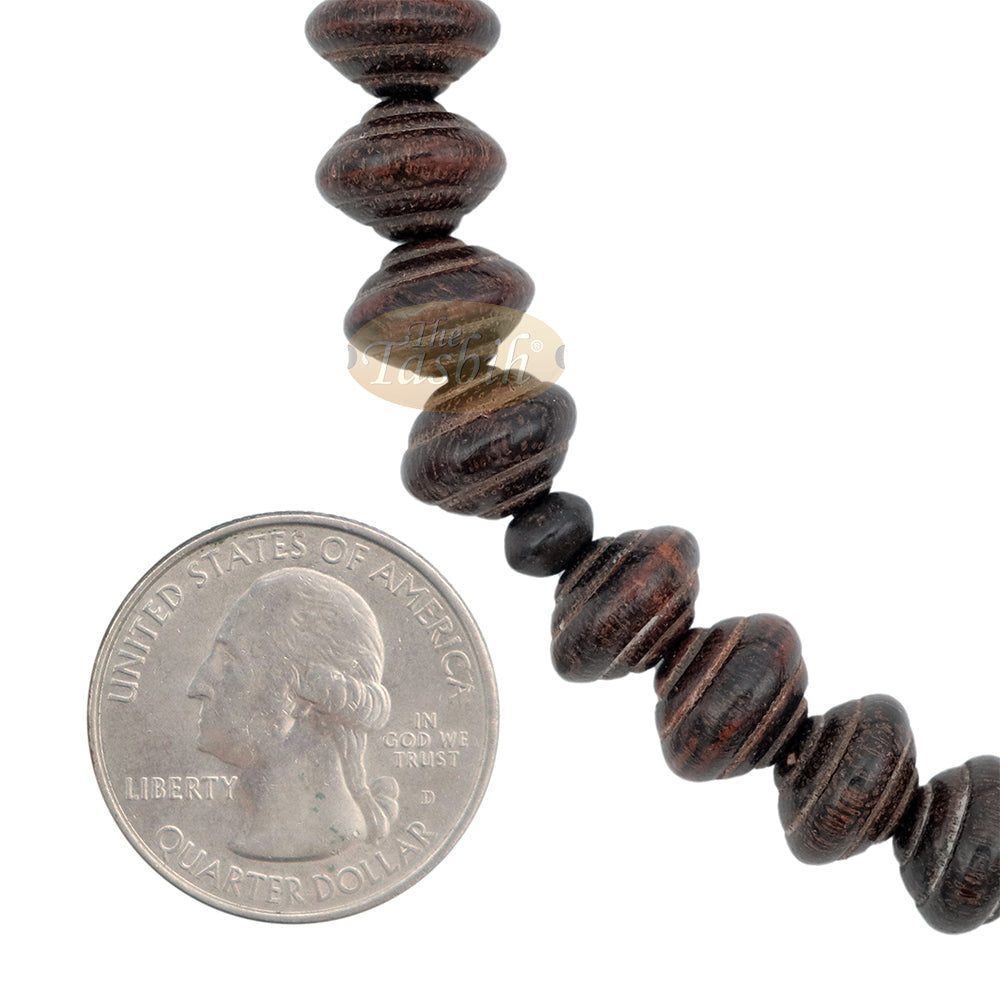 Misbaha Kayu Asam Jawa 8x11 mm - Tasbih Tasbih Berbentuk Piring Muslim 33 Butir Buatan Tangan - Tasbih Islami Asli Warna Coklat Tua dalam Kotak Hadiah