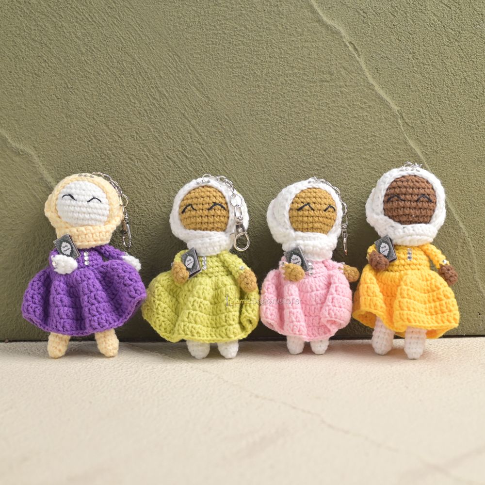 Set-4 Quran Cuties Dolls Keychain Handmade – Cotton Crochet Islamic Amigurumi Keyring, Cute Hijab Doll Bag Charm Gift